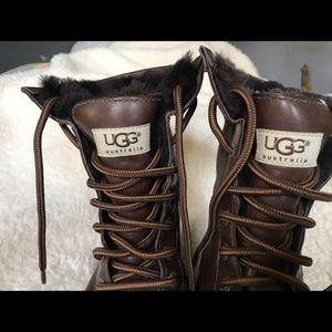 UGG Womens NWOT Adirondack Waterproof Boots Size 5